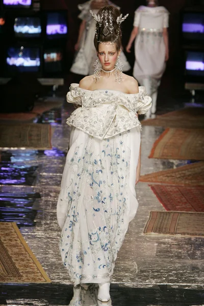 Look 38